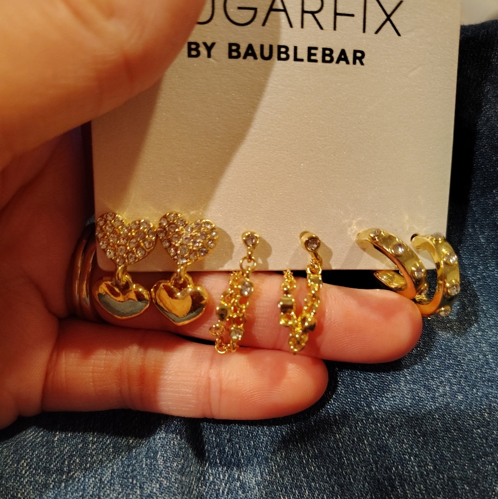 NWT SUGARFIX by BaubleBar Gold Earring Set – Sparkling Hearts & Huggies - Picture 4 of 5